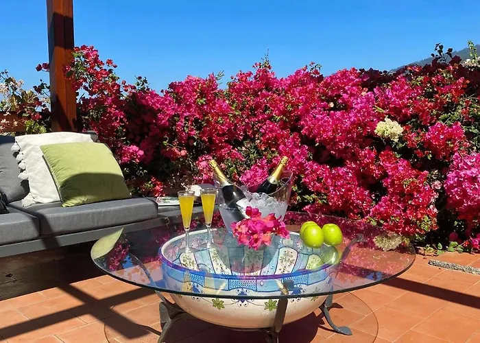 Casa Ideal Familias Com Vista Mar Desafogada Horská chata Funchal (Madeira)