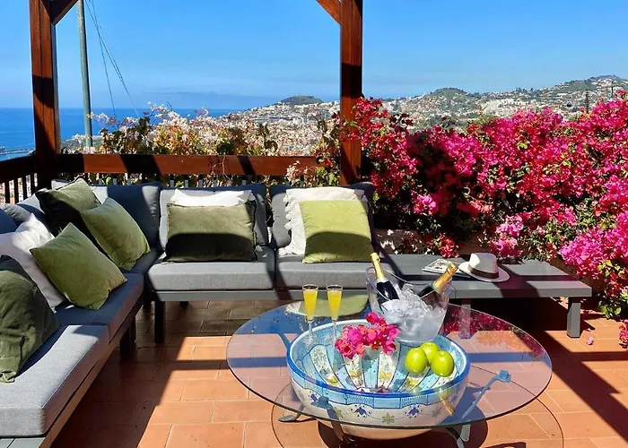 Casa Ideal Familias Com Vista Mar Desafogada Horská chata Funchal (Madeira)